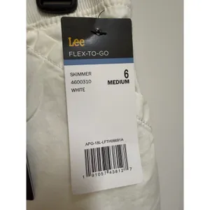 Lee Flex-To-Go White Skimmer Capri Pants Cargo Mid Rise Relaxed Fit‎ Womens 6 M thumbnail 4