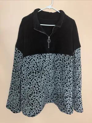 Women's Black & Gray Leopard Sherpa Half thumbnail 1
