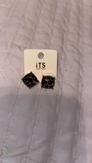 Gold cheetah sparkly earrings thumbnail 4