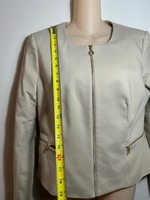 Women's jacket .Size L. $25. thumbnail 2