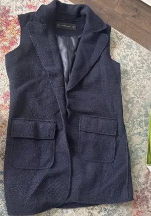 Zara Women's Navy Sleeveless Vest Small thumbnail 1