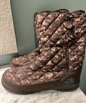 The North Face Quilted Brown Floral-Print Insulated Boots thumbnail 1