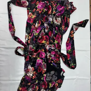 Alice and Olivia‎ Midnight Rose Floral Puff Sleeve With Lining- Size 6. thumbnail 14