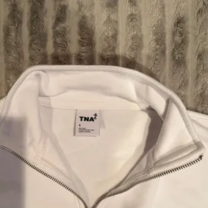 TNA‎ Aritzia White Cozy Fleece Mega Quarter-Zip Cropped Sweatshirt Womens Small thumbnail 4
