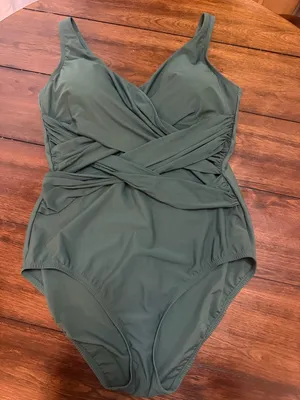 Lands' End Green Slimming Full Coverage One Piece Swimsuit Size 12 thumbnail 3