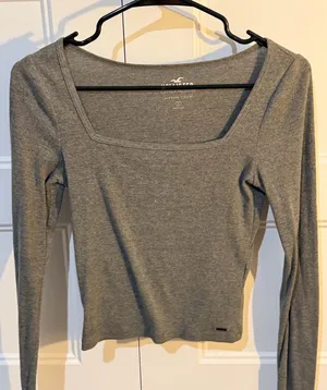 Hollister Top thumbnail 1