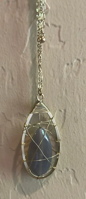 boutique necklace  thumbnail 1