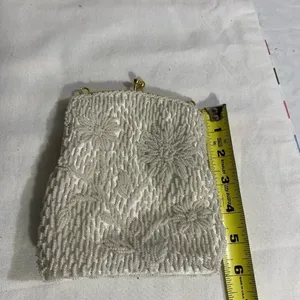 Vintage White Beaded Evening Bag Floral Beadwork Gold Metal Frame Satin Lining thumbnail 4