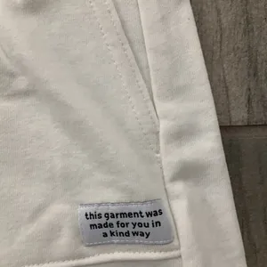 H&M white shorts thumbnail 2