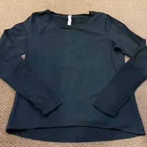 Lululemon Women’s Black Shorter Front Sweatshirt Black Size 6 thumbnail 1