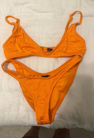 Triangl Bikini Set thumbnail 1