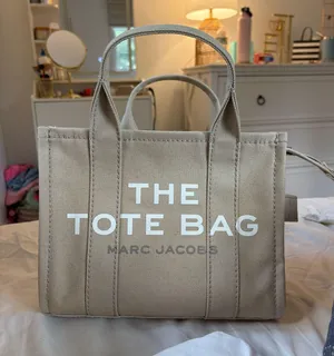 Marc Jacobs The Tote Bag Small thumbnail 1