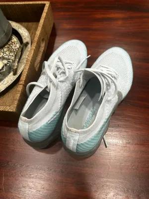 Great Nike Air VaporMax Flyknit in a white/teal colorway size 10 for women thumbnail 10
