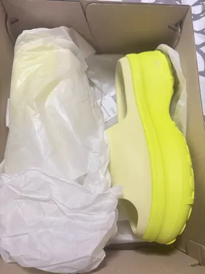 Women’s Adidas Shoes thumbnail 2