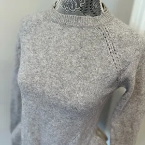 Ann Taylor Sz:M Wool Cashmere Gray Ruffle Hem Pullover Crew Neck Sweater. thumbnail 11