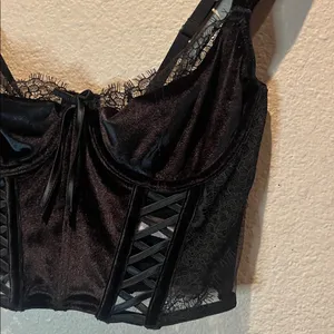 Victoria’s Secret Dream Angels Black Corset Bra Velvet Velour Small Black Goth thumbnail 4