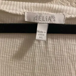✨ Delia’s long sleeve top✨ White Size XL thumbnail 3