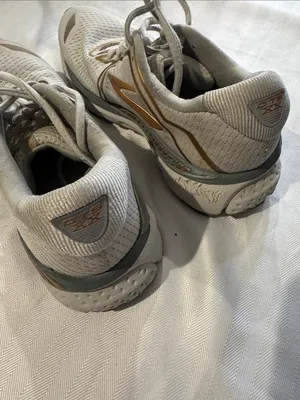 Brooks and Gold Running Sneakers UNISEX thumbnail 5