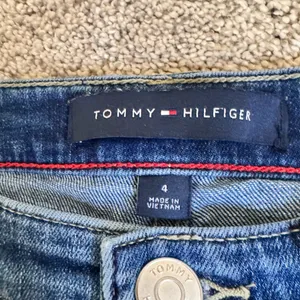 Tommy Hilfiger Tribeca Skinny Jeans – Women’s Size 4 thumbnail 8