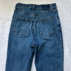 Abercrombie & Fitch Curve Love Ultra High Rise 90s Straight Jean size 26 thumbnail 9