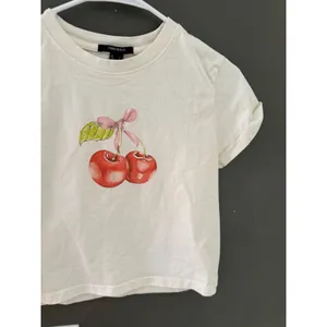 Forever 21 Y2k Womens Cherry Bow Graphic Cropped Baby Tee Cream Small thumbnail 3