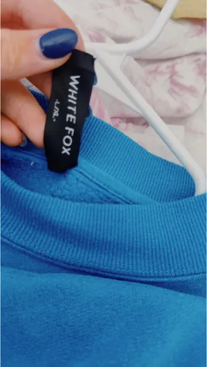 White Fox Boutique  thumbnail 2