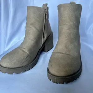 Dirty Laundry Tan Chunky Lug Ankle Boots thumbnail 2