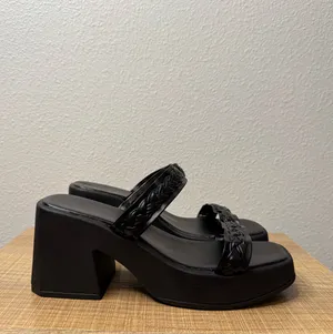 Black Platform Sandals Chunky Heel Size 8.5 thumbnail 2