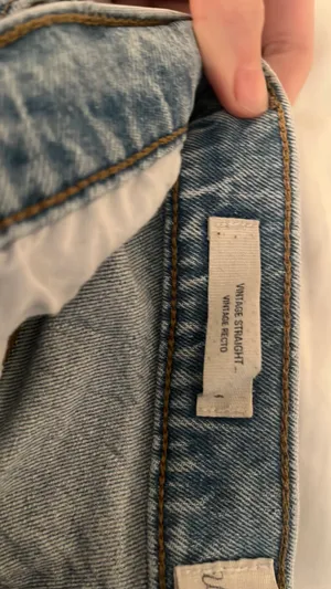 Universal Thread Straight Jean thumbnail 3