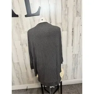 Gray cardigan Size XL thumbnail 4