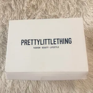 PrettyLittleThing SILVER METALLIC THICK STRAP BLOCK HEELED SANDALS NWT - SIZE 8 thumbnail 13