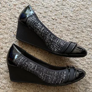 IMPO Women's Black Patent Dress Shoes with Silver Accents Size 9 thumbnail 4