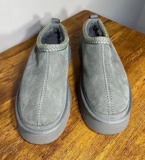 Koolaburra by UGG Burree Platform Slippers Grey Suede Sz 12 thumbnail 1