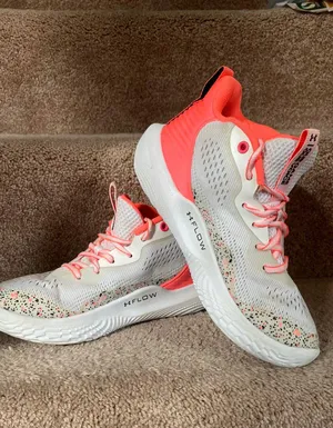 Under Armour Basketball Shoes thumbnail 1