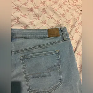 American Eagle Outfitters Midi Light Blue Jean Shorts Size 16 thumbnail 3