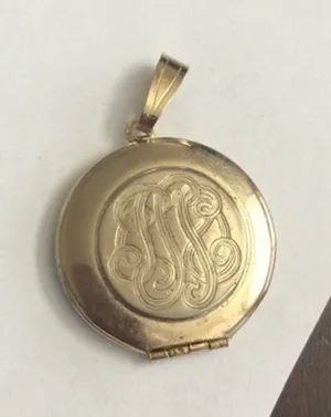 Vintage Gold Tone Pendant thumbnail 1