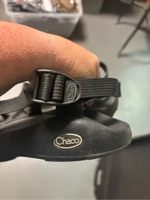 Women’s Chacos Black Strappy Outdoor Sandals size 9 thumbnail 3