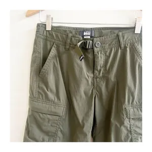 REI Hiking Shorts Womens Size 2 Army Green Relaxed Fit Cargo Pocket Activewear thumbnail 4