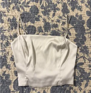 Summer Best Top Aritzia thumbnail 2