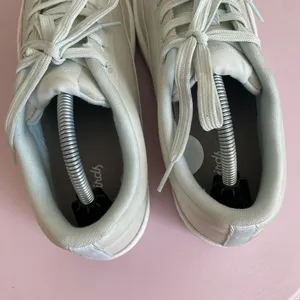 Allbirds Plant Paces Sneaker Dreamy Green/ Blizzard Womens size 8 thumbnail 4