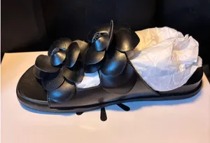 Isaac Mizrahi Black Floral Slide Sandals 3D Flower Slip On‎ Shoes Womens 6.5 M thumbnail 1