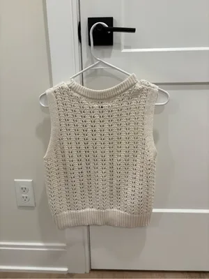 Universal Threads Cream Open-Knit Sleeveless Sweater thumbnail 4