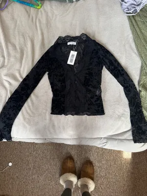 Venderby’s black lace long sleeve Size XS thumbnail 2