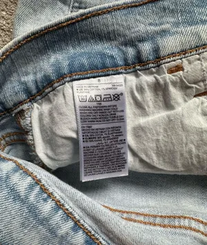 Old Navy Boyfriend Jean Shorts Mid-Rise thumbnail 3