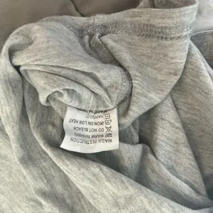 Heather Gray Long Sleeve Women's Cropped Tee thumbnail 3