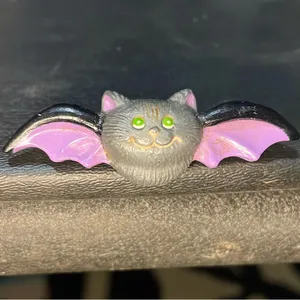 unisex Halloween 👻 Bat Cat Brooch Pin Black and Purple thumbnail 1