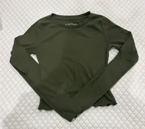 Aeropostale Long sleeve olive top thumbnail 1