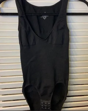 S/M Magic curves snap closure shape-wear bodysuit thumbnail 1