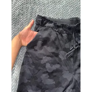 Lululemon‎ Women's Stretch HR Jogger Color Black Camouflage Size 10 thumbnail 3