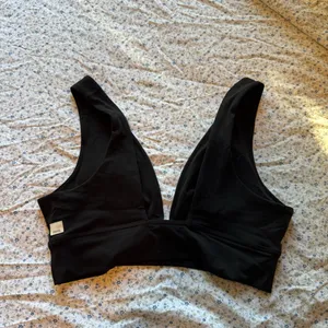 Vuori Black Women's Bralette thumbnail 2